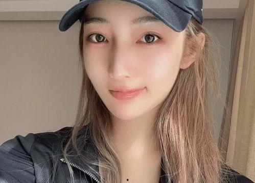 女明星网爆网红是谁,揭秘娱乐圈神秘恋情