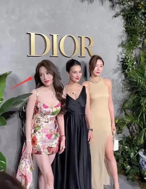明星网红拍照网红翻白眼,翻白眼解锁明星同款魅力瞬间