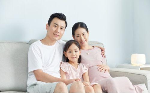 二胎热门话题,政策调整下的家庭选择与挑战