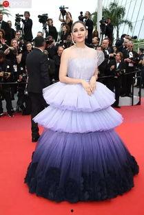 红毯明星网红对比图大全,华丽与接地气的视觉对比