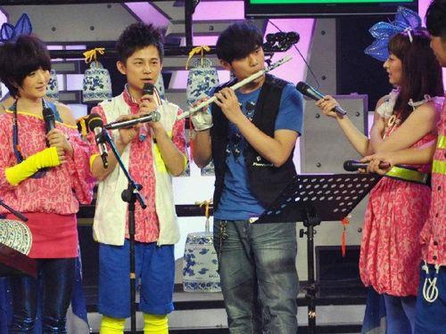 为什么明星网红愿意捐款,明星网红捐款背后的动因与影响力