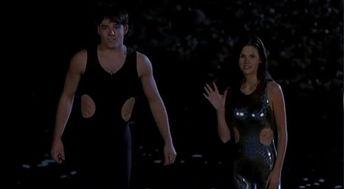 黑天使电影,暗夜降临，复仇之翼展开