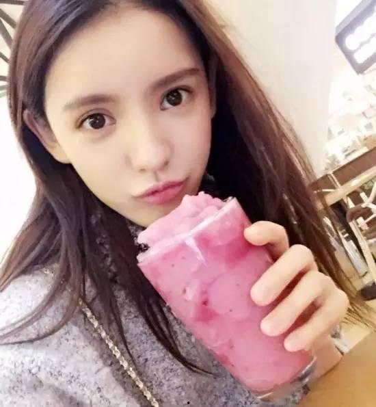 近期热门吃瓜事件女朋友,揭秘近期热门吃瓜事件背后的真相